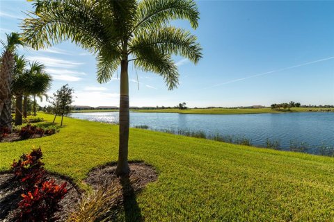 Condo in Bradenton, Florida, 2 bedrooms in LAKEWOOD NATIONAL  № 1780518 - photo 4