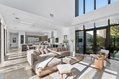 Villa ou maison à vendre à Miami Shores, Floride: 5 chambres, 386.1 m2 № 1982507 - photo 17
