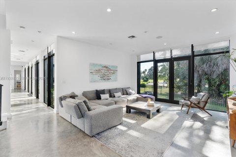 Villa ou maison à vendre à Miami Shores, Floride: 5 chambres, 386.1 m2 № 1982507 - photo 30