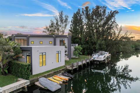 Villa ou maison à vendre à Miami Shores, Floride: 5 chambres, 386.1 m2 № 1982507 - photo 16