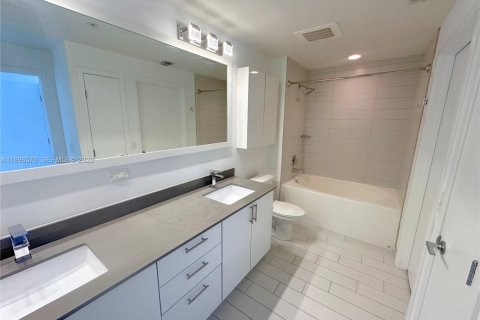 Condo in Miami, Florida, 1 bedroom № 2178027 - photo 8