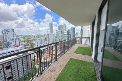 Condo in Miami, Florida, 1 bedroom № 2178027 - photo 11