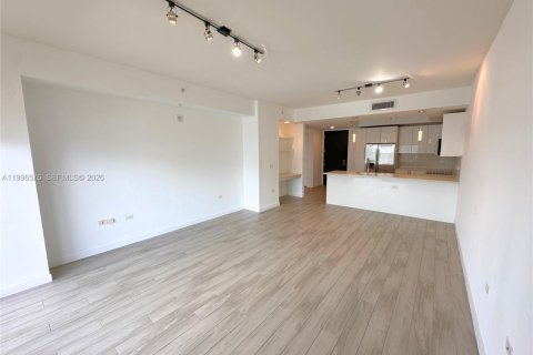 Condo in Miami, Florida, 1 bedroom № 2178027 - photo 6