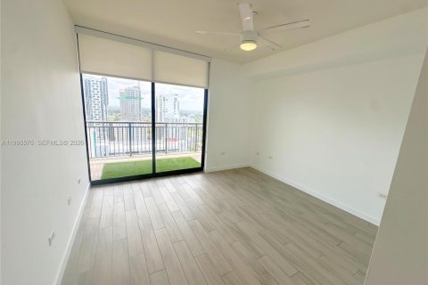 Condo in Miami, Florida, 1 bedroom № 2178027 - photo 9