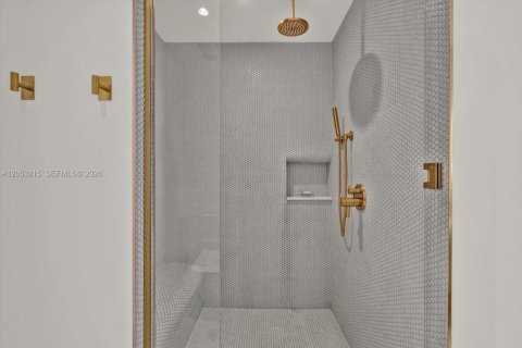 Copropriété à louer à Miami, Floride: 2 chambres, 78.5 m2 № 2259944 - photo 13