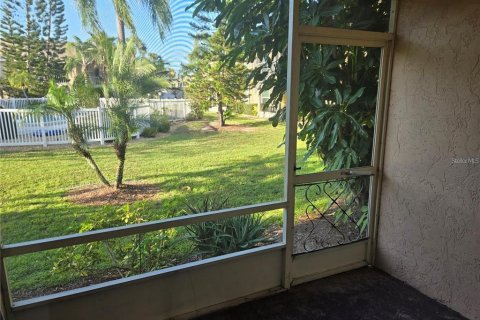 Condo in Bradenton, Florida, 2 bedrooms  № 2379688 - photo 13