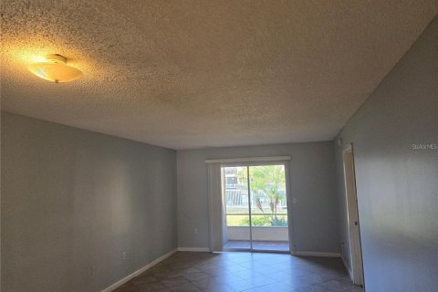 Condo in Bradenton, Florida, 2 bedrooms  № 2379688 - photo 11