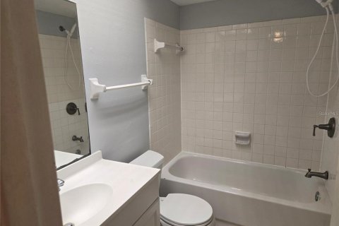 Condo in Bradenton, Florida, 2 bedrooms  № 2379688 - photo 6