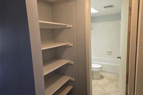 Condo in Bradenton, Florida, 2 bedrooms  № 2379688 - photo 7