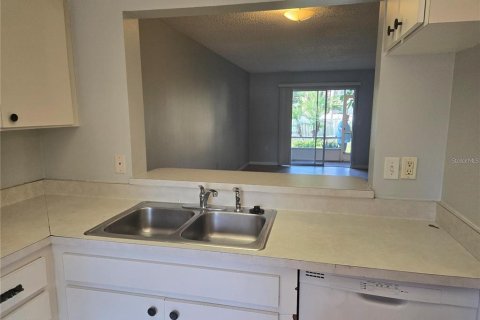 Condo in Bradenton, Florida, 2 bedrooms  № 2379688 - photo 3