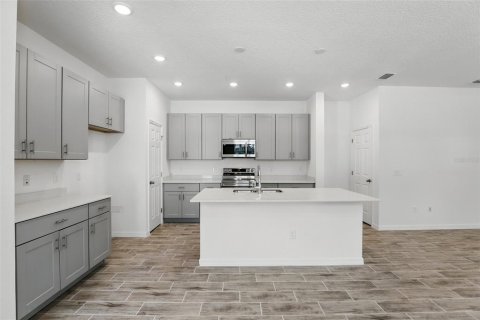 Townhouse in Apopka, Florida 4 bedrooms, 169.55 sq.m. № 1817470 - photo 4