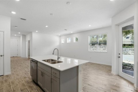 Townhouse in Apopka, Florida 4 bedrooms, 169.55 sq.m. № 1817470 - photo 5