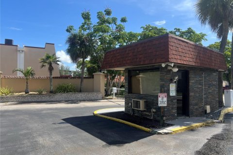 Copropriété à vendre à Lauderhill, Floride: 1 chambre, 72.74 m2 № 1957964 - photo 1