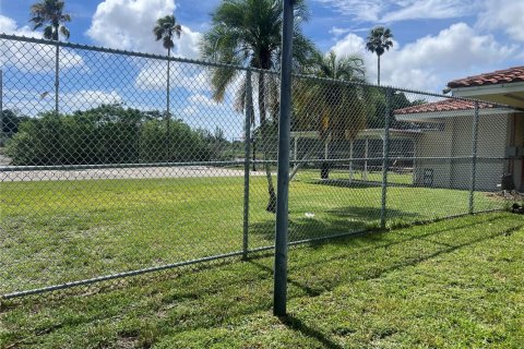 Copropriété à vendre à Lauderhill, Floride: 1 chambre, 72.74 m2 № 1957964 - photo 3