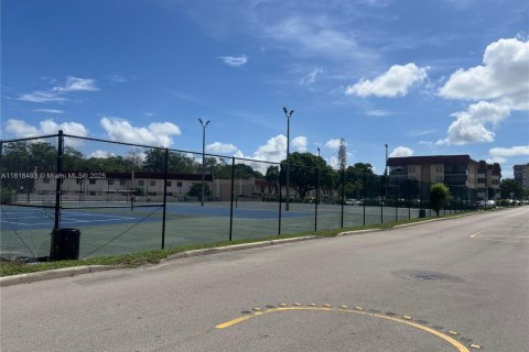 Copropriété à vendre à Lauderhill, Floride: 1 chambre, 72.74 m2 № 1957964 - photo 2