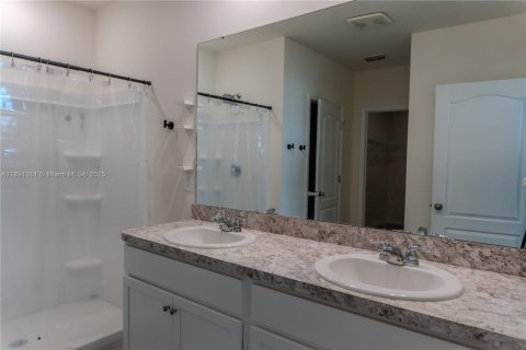 House in Davenport, Florida 4 bedrooms, 173.45 sq.m. № 1944103 - photo 6