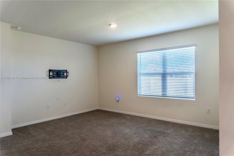 House in Davenport, Florida 4 bedrooms, 173.45 sq.m. № 1944103 - photo 4