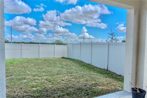 House in Davenport, Florida 4 bedrooms, 173.45 sq.m. № 1944103 - photo 15
