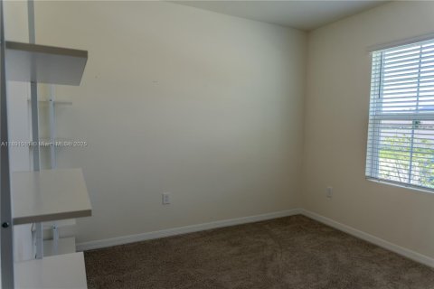 House in Davenport, Florida 4 bedrooms, 173.45 sq.m. № 1944103 - photo 8