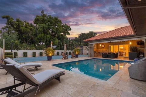 Villa ou maison à vendre à Tampa, Floride: 4 chambres, 400.78 m2 № 2167101 - photo 2
