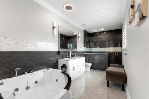 Villa ou maison à vendre à Tampa, Floride: 4 chambres, 400.78 m2 № 2167101 - photo 9