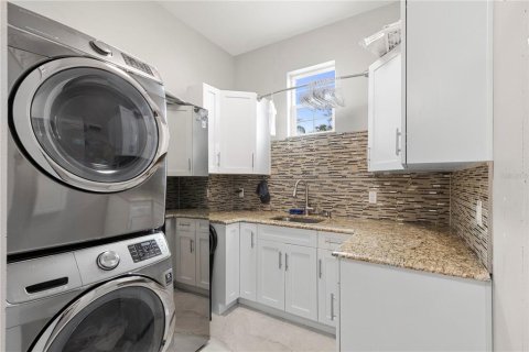 Villa ou maison à vendre à Tampa, Floride: 4 chambres, 400.78 m2 № 2167101 - photo 16
