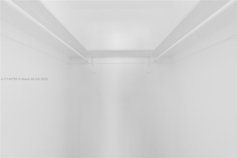 Condominio en venta en Miami Beach, Florida, 1 dormitorio, 79.15 m2 № 1979816 - foto 9