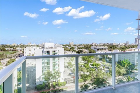 Condominio en venta en Miami Beach, Florida, 1 dormitorio, 79.15 m2 № 1979816 - foto 1