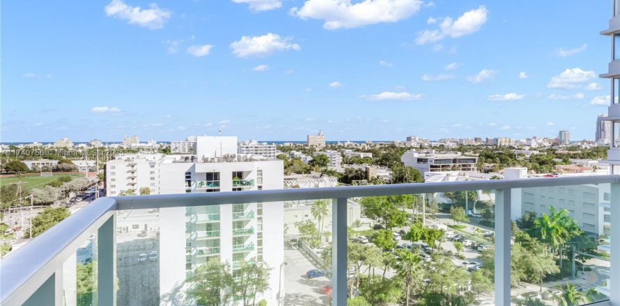 Condominio en Miami Beach, Florida, 1 dormitorio  № 1979816