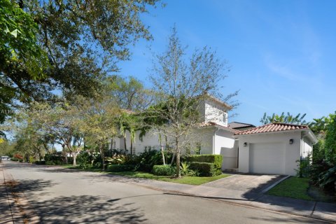Villa ou maison à vendre à Coral Gables, Floride: 3 chambres, 235.6 m2 № 2026871 - photo 6