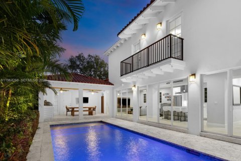 Villa ou maison à vendre à Coral Gables, Floride: 3 chambres, 235.6 m2 № 2026871 - photo 27