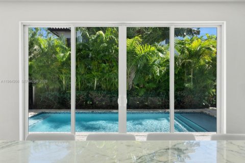 Villa ou maison à vendre à Coral Gables, Floride: 3 chambres, 235.6 m2 № 2026871 - photo 14