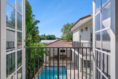 Villa ou maison à vendre à Coral Gables, Floride: 3 chambres, 235.6 m2 № 2026871 - photo 30