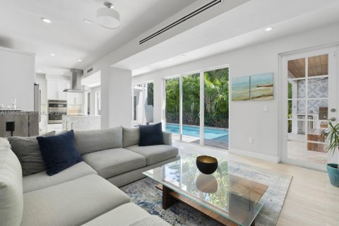 Villa ou maison à vendre à Coral Gables, Floride: 3 chambres, 235.6 m2 № 2026871 - photo 19