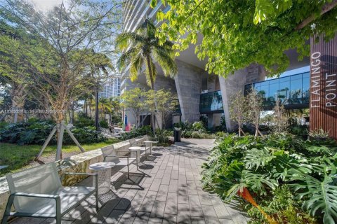 Condo in Miami Beach, Florida, 1 bedroom  № 2001585 - photo 30