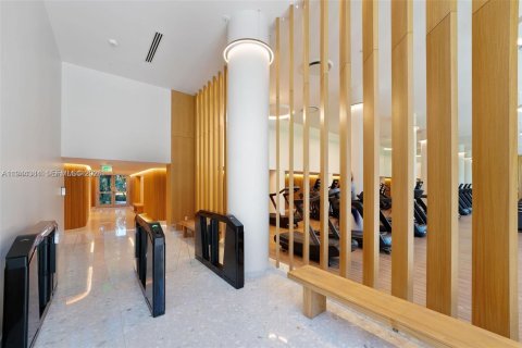 Condo in Miami Beach, Florida, 1 bedroom  № 2001585 - photo 23