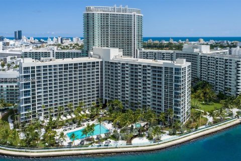 Condo in Miami Beach, Florida, 1 bedroom  № 2001585 - photo 18