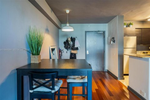 Condo in Miami Beach, Florida, 1 bedroom  № 2001585 - photo 6