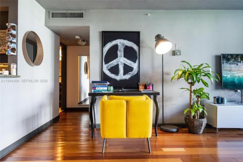 Condo in Miami Beach, Florida, 1 bedroom  № 2001585 - photo 5