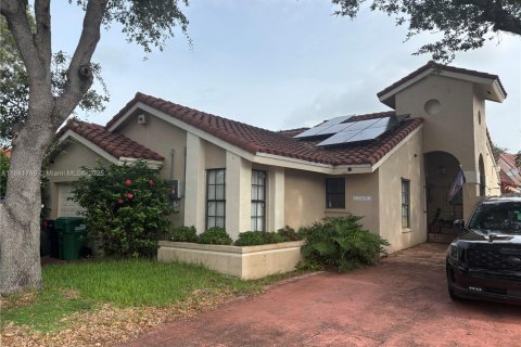 House in Miami, Florida 3 bedrooms, 141.95 sq.m. № 1854996 - photo 1