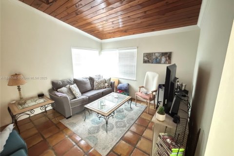 House in Miami, Florida 3 bedrooms, 141.95 sq.m. № 1854996 - photo 5