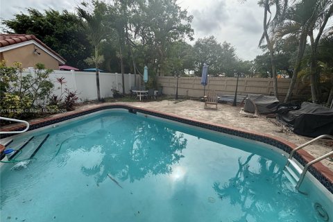 House in Miami, Florida 3 bedrooms, 141.95 sq.m. № 1854996 - photo 4