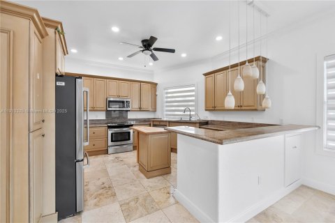 Купить кондоминиум в Лайтхаус-Пойнт, Флорида 2 спальни, 167.22м2, № 1966120 - фото 22