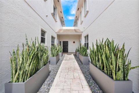 Купить кондоминиум в Лайтхаус-Пойнт, Флорида 2 спальни, 167.22м2, № 1966120 - фото 5