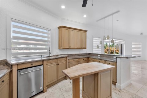 Купить кондоминиум в Лайтхаус-Пойнт, Флорида 2 спальни, 167.22м2, № 1966120 - фото 15