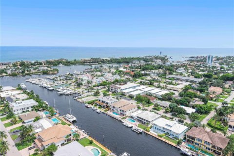 Купить кондоминиум в Лайтхаус-Пойнт, Флорида 2 спальни, 167.22м2, № 1966120 - фото 1