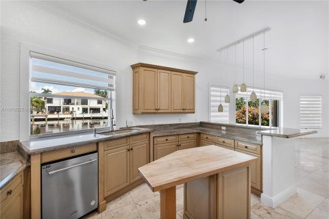 Купить кондоминиум в Лайтхаус-Пойнт, Флорида 2 спальни, 167.22м2, № 1966120 - фото 16