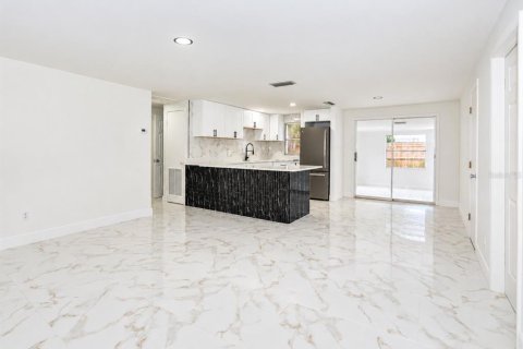 Villa ou maison à vendre à Tampa, Floride: 3 chambres, 123.93 m2 № 2408929 - photo 4