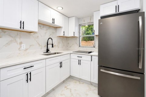 Villa ou maison à vendre à Tampa, Floride: 3 chambres, 123.93 m2 № 2408929 - photo 7