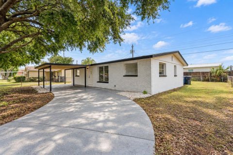 Villa ou maison à Tampa, Floride 3 chambres, 123.93 m2 № 2408929